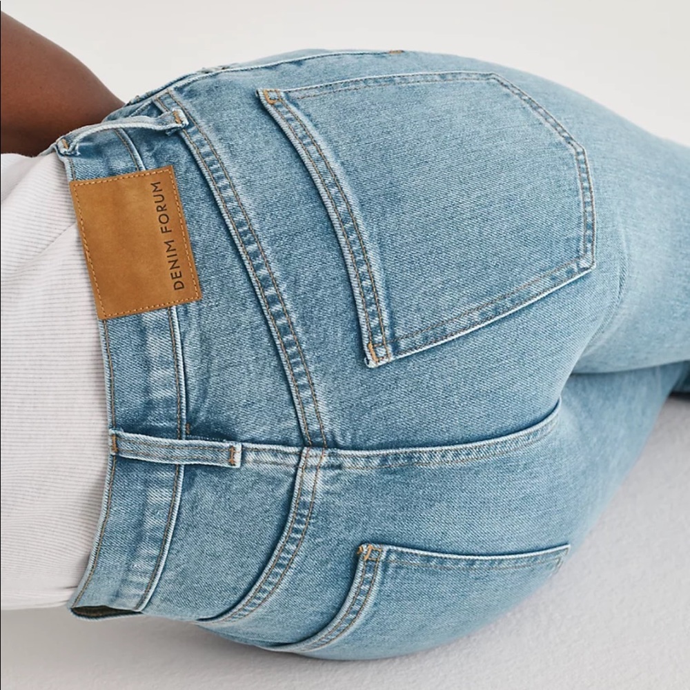 ✨ARITZIA NWT Denim Forum Arlo Jeans✨
